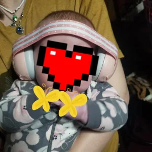 Received Baby Noise Cancelling Earmuffs from customer L***n.