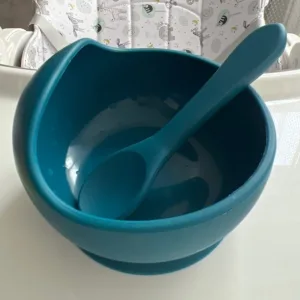 Received Silicone Suction Bowl with Spoon from customer H**e.