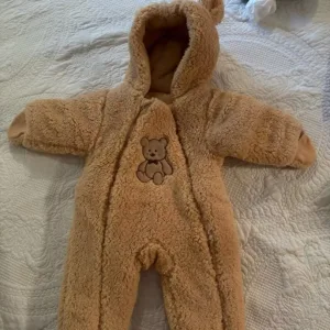 Received Baby Hooded Romper Thickened Jumpsuit from customer C****n.