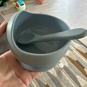 Received Silicone Suction Bowl with Spoon from customer G***e.